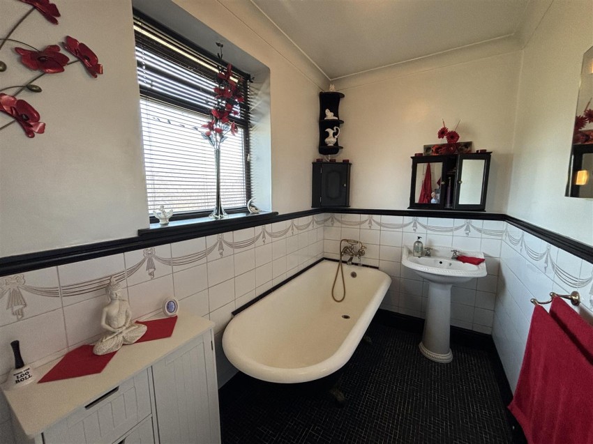 Images for Henley Crescent, Braunstone Town