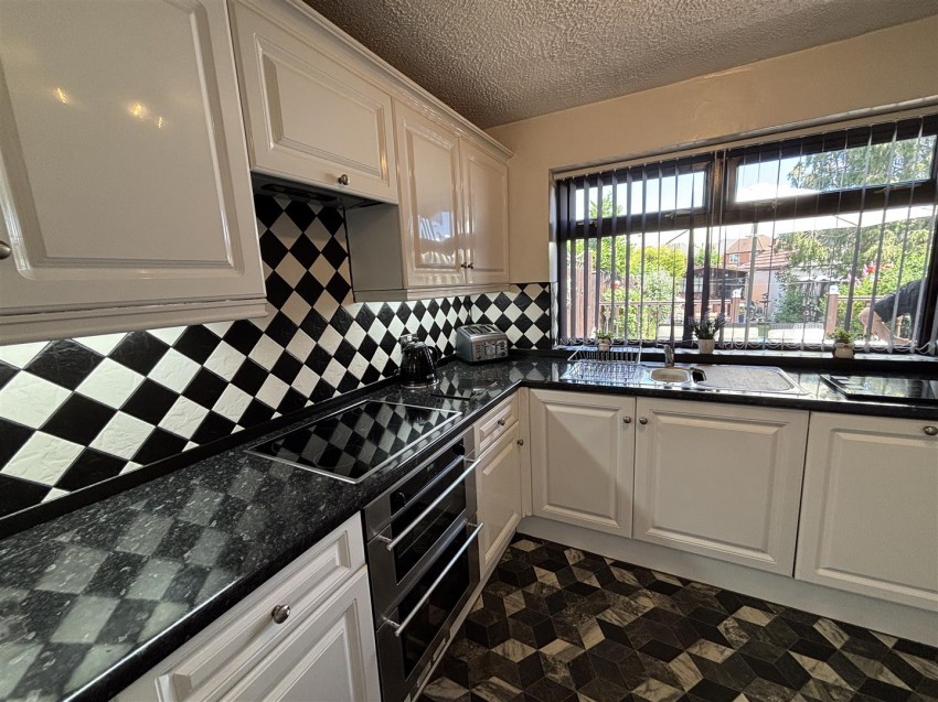 Images for Henley Crescent, Braunstone Town