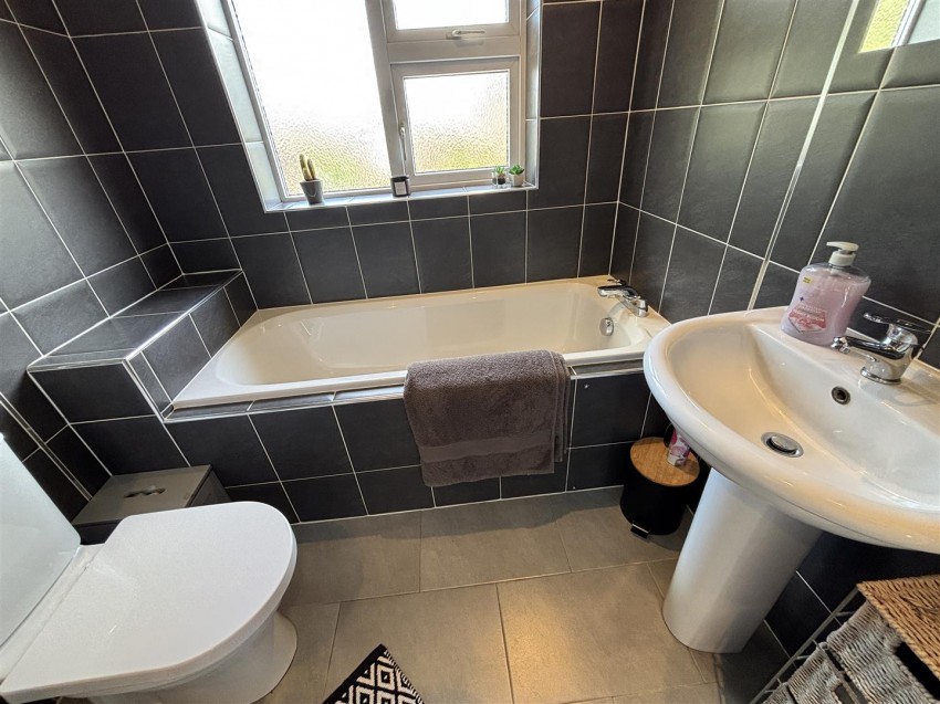 Images for Wellesbourne Drive, Glenfield, Leicester