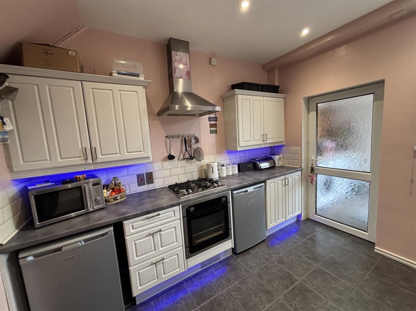 Images for Pickwell Close, New Parks