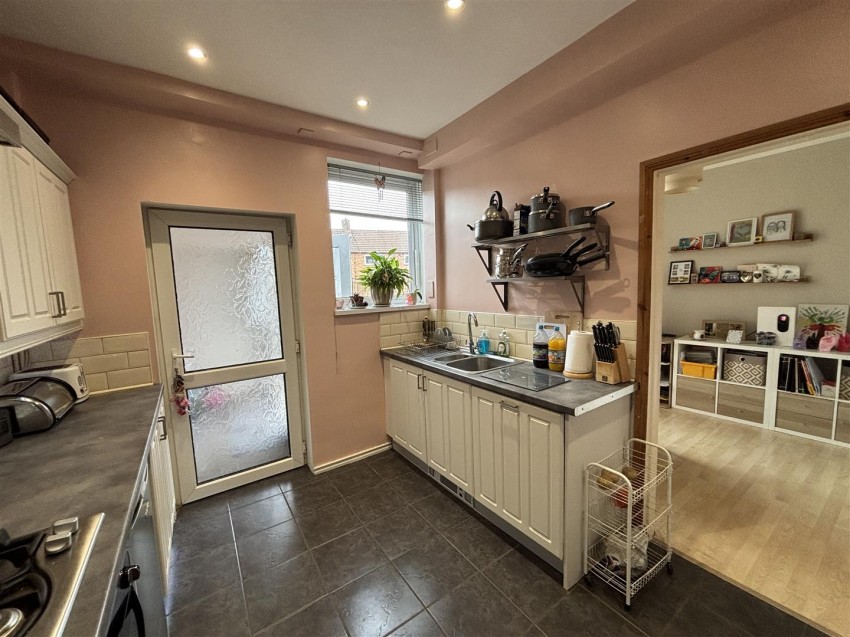 Images for Pickwell Close, New Parks