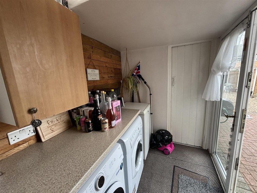 Images for Pickwell Close, New Parks