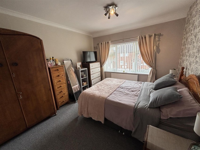 Images for Pickwell Close, New Parks