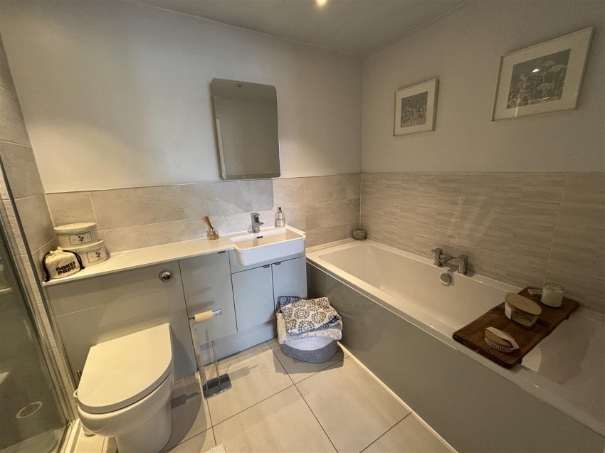 Images for Warwick Close, Thornton