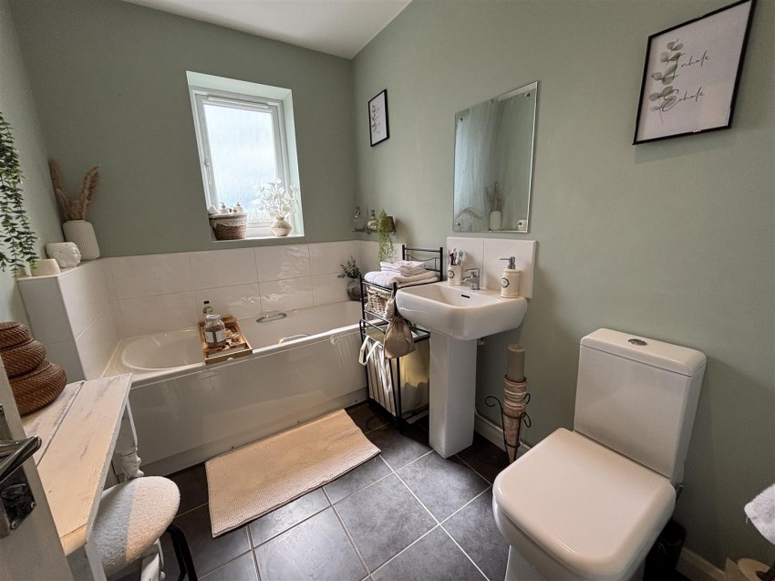 Images for Warwick Close, Thornton