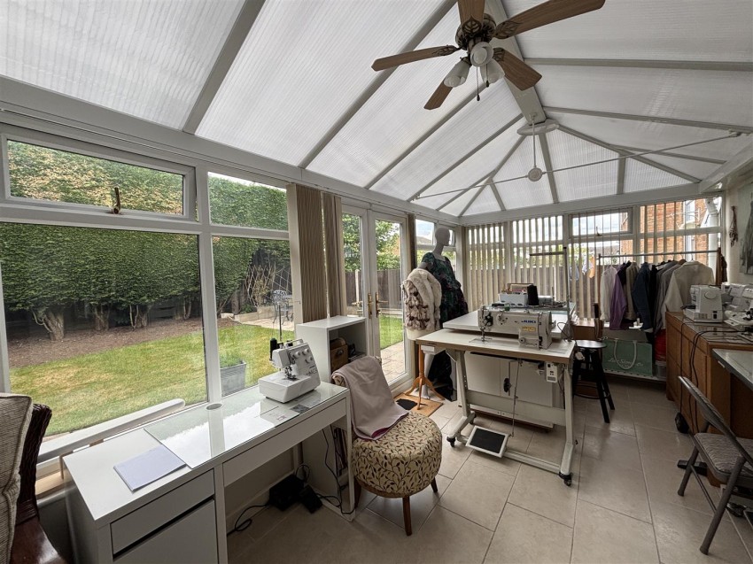 Images for Salisbury Close, Desford, Leicester